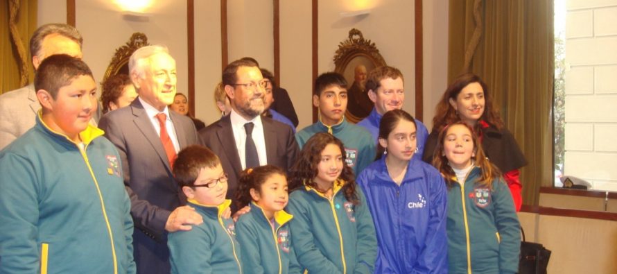 SONAPESCA premia a escolares de Chiloé que trabajan con basura marina