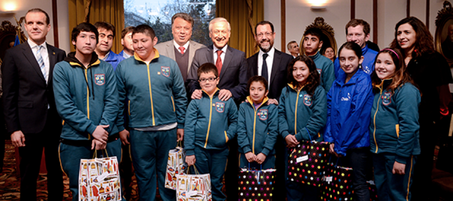 Canciller Muñoz encabezó premiación de Concurso Escolar sobre Prevención, Reciclaje, Reutilización y Disposición de Basura Marina