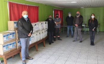 Blumar entrega kit sanitarios y cajas con alimentos a sus vecinos en San Vicente