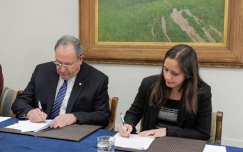 Gremio pesquero y la UdeC firman convenio para promover el I+D